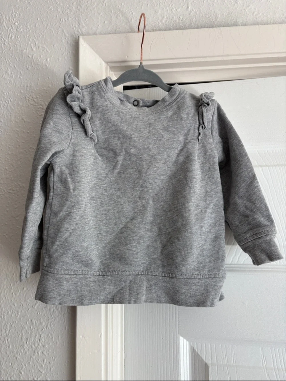 Hanna Andersson Gray Ruffle Shoulder Cotton Sweatshirt